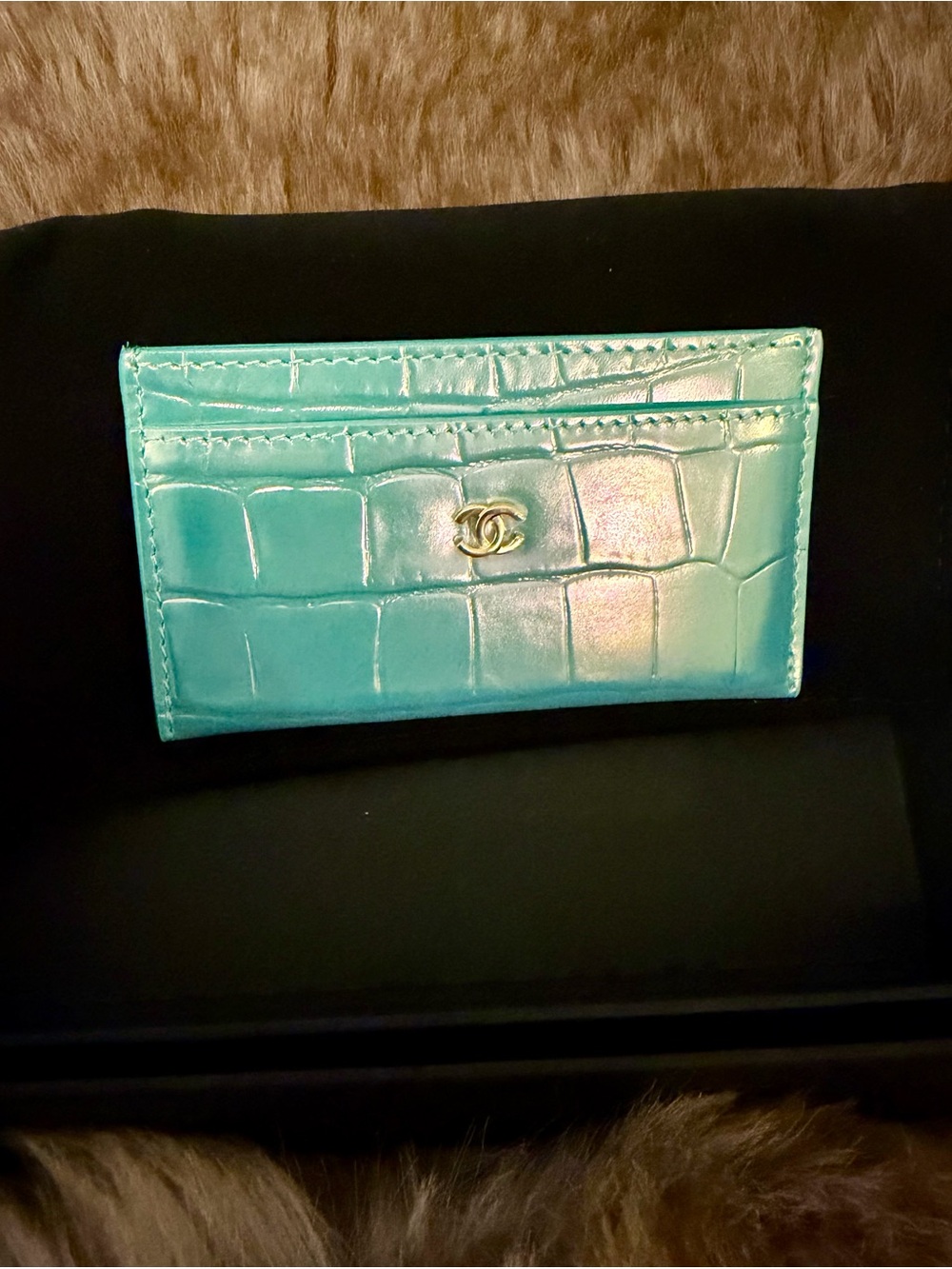CHANEL 26K Blue Irridescent Croc-Embossed Flat Cardholder